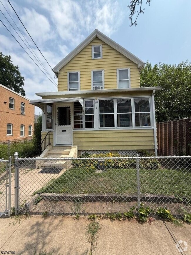 Building Photo - 25 Harrison Pl Rental