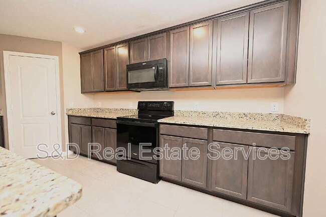 Photo - 1563 Swan Lake Cir