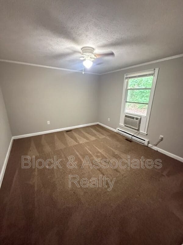 Photo - 935 Country Place Rd