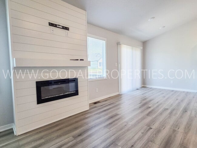 Photo - 18203 Alpine Dr