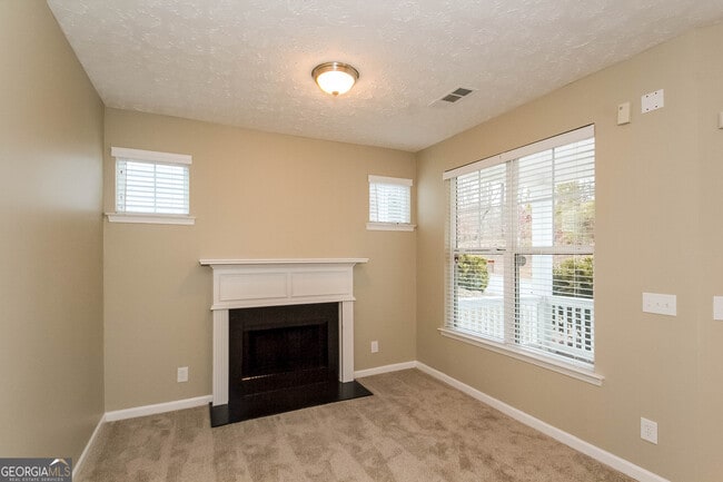 Photo - 4681 Highpoint Ln