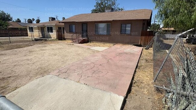 Photo - 4 bedroom 2 bathroom house in East Bakersfield near park and schools.