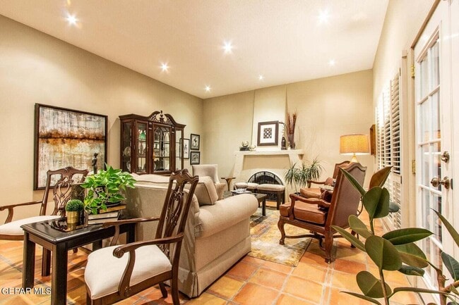 Photo - 6957 Oveja Ave