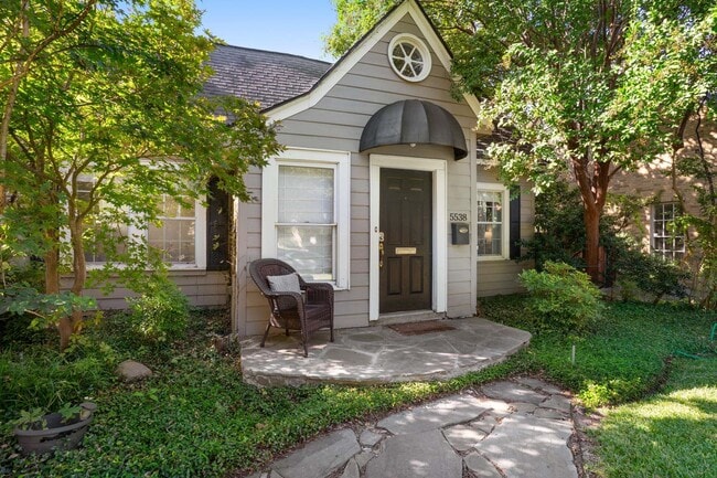 Photo - 5538 Vanderbilt Ave