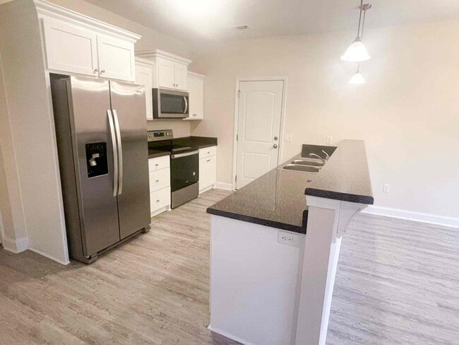 Photo - 278 Bridgewater Ln