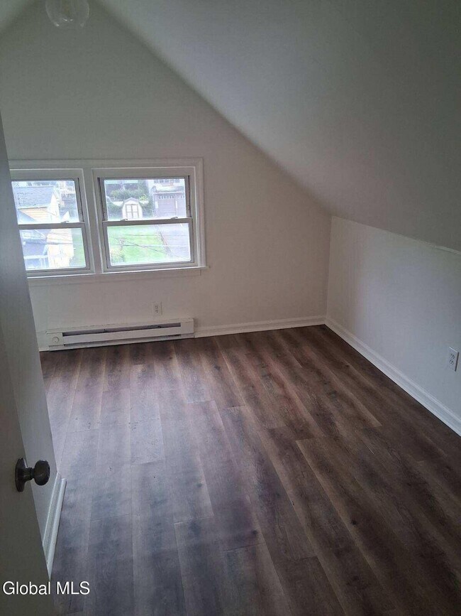 Photo - 353 3rd St Apartamento Unidad #3