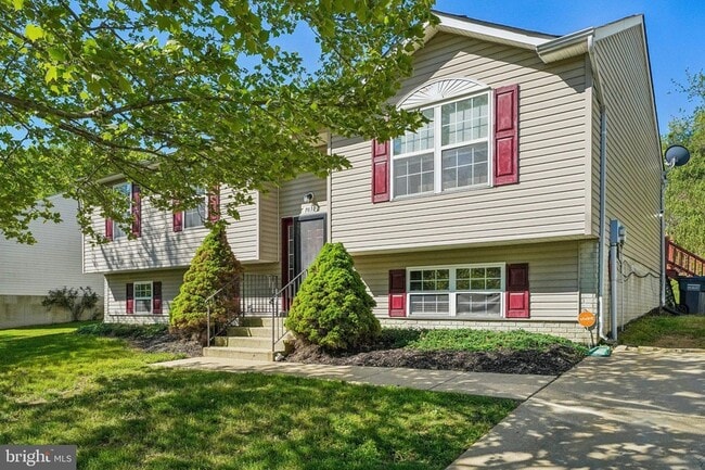 Building Photo - 7039 Heather Dr