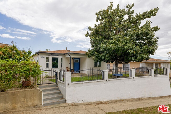 Photo - 4540 Catalpa St