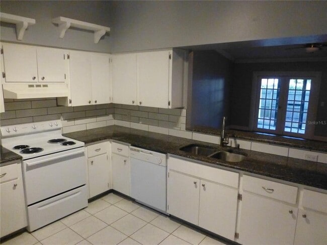 Photo - 1890 Wolford Rd