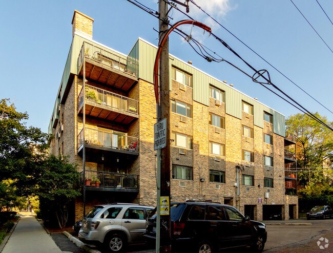 Photo - 401 W Webster Ave