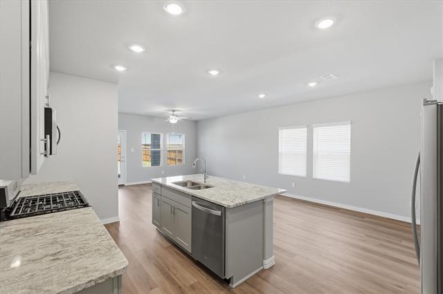 Photo - 712 Leavenworth Dr