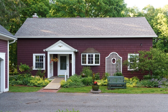 Photo - 45 Taconic Ave