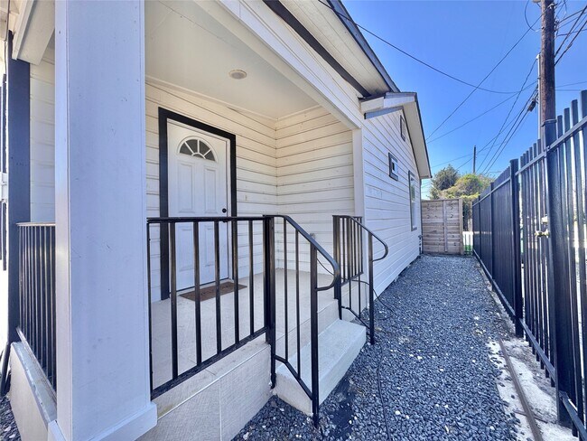 Photo - 4010 Chapman St