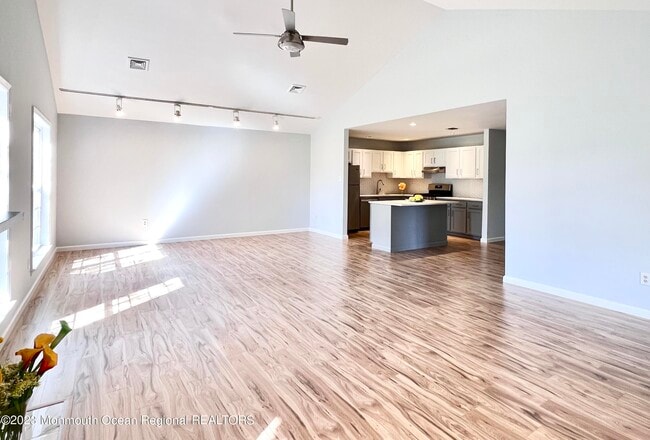 Photo - 159 Tanglewood Pl