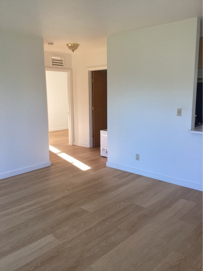 Photo - 1042 SW Elizabeth St