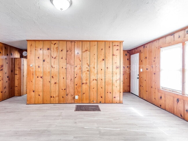 Photo - 912 NW 98th St Unit Garage Apt.