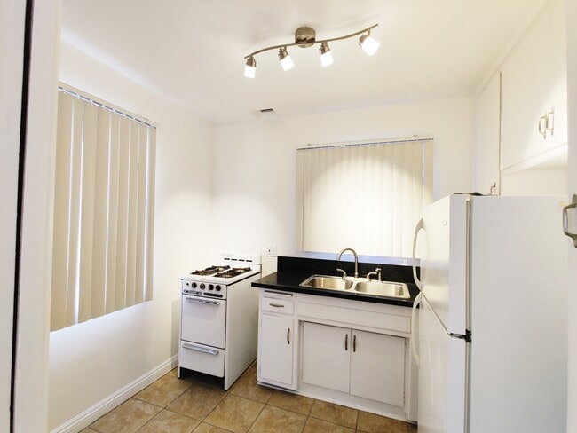 Photo - 1415 N Hudson Ave