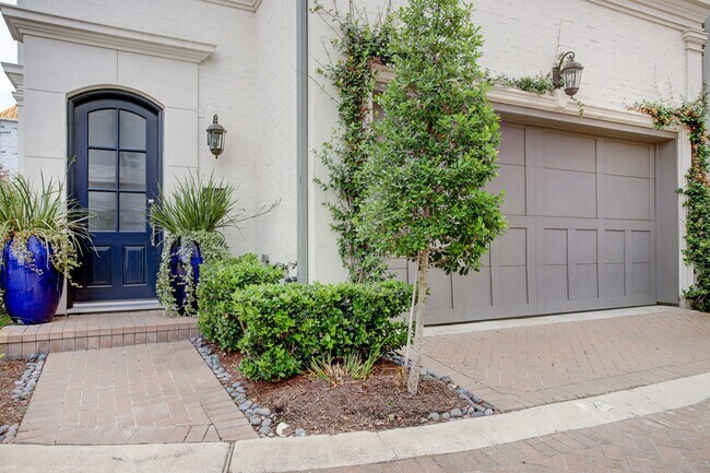 Photo - 6103 Alexandra Grove Pl