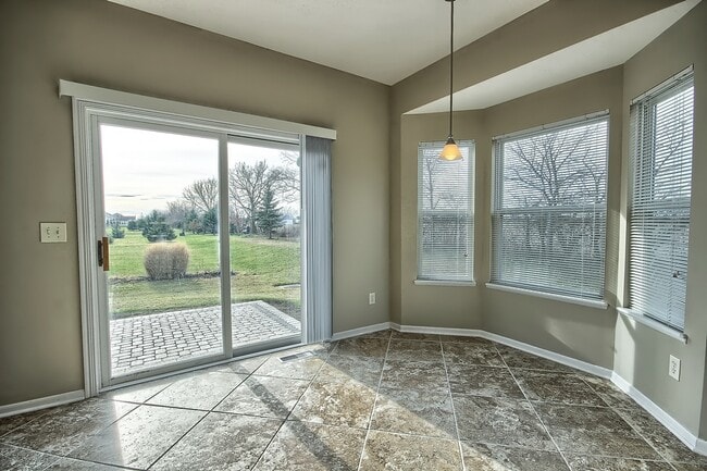 Photo - 7233 Springview Ln