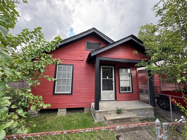 Building Photo - 1506 Luzon St Rental