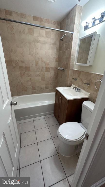 Photo - 617 Kennedy St NW