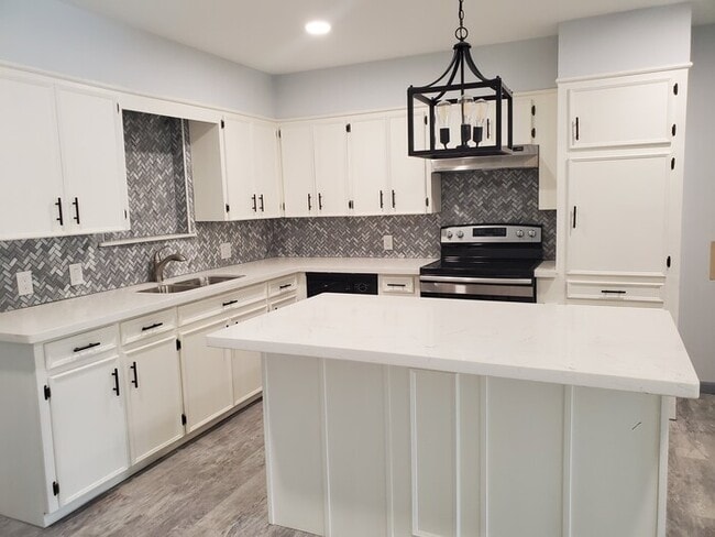 Photo - 113 E Hoogland Ave