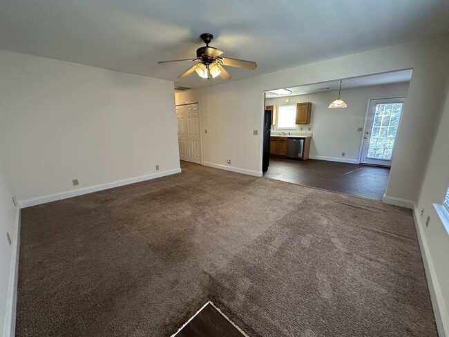 212 VIVIENDO - Porter Street Apartments