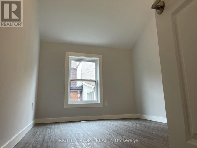 Photo - 980 Ossington Ave
