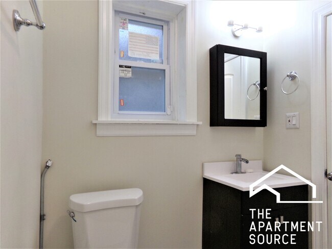 Photo - 2129 N Dayton St Unit G3