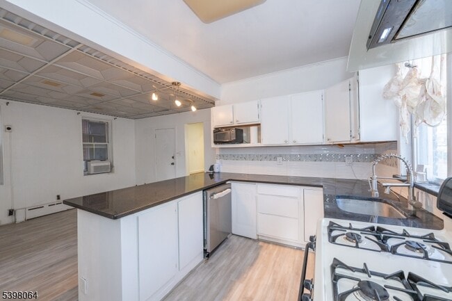 Photo - 12 Garfield Ave