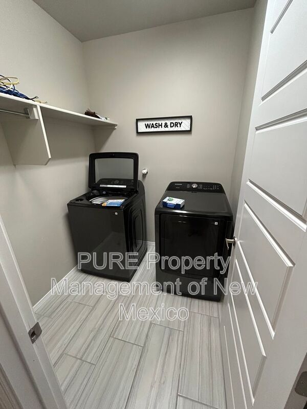 Photo - 280 Michael Ave SW