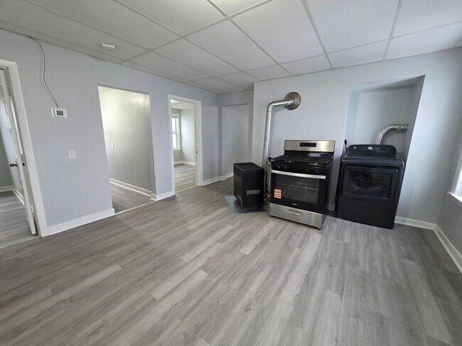 Photo - 39 Harlem St Unit 3