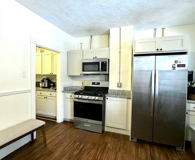 Building Photo - 868 Huntington Ave Unit 2