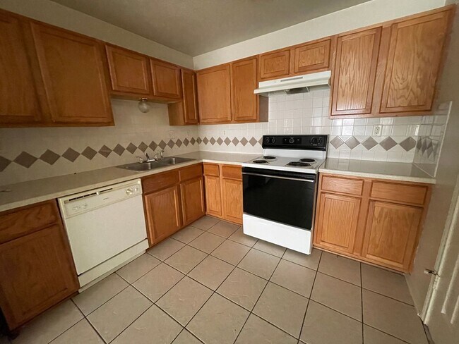 Photo - 5005 John David Dr Unit # A