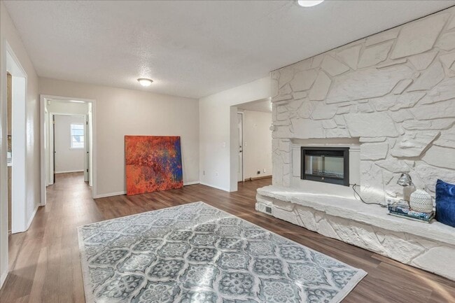 3 bed, 2 bath, 2 livings - 3 bed, 2 bath, 2 livings House