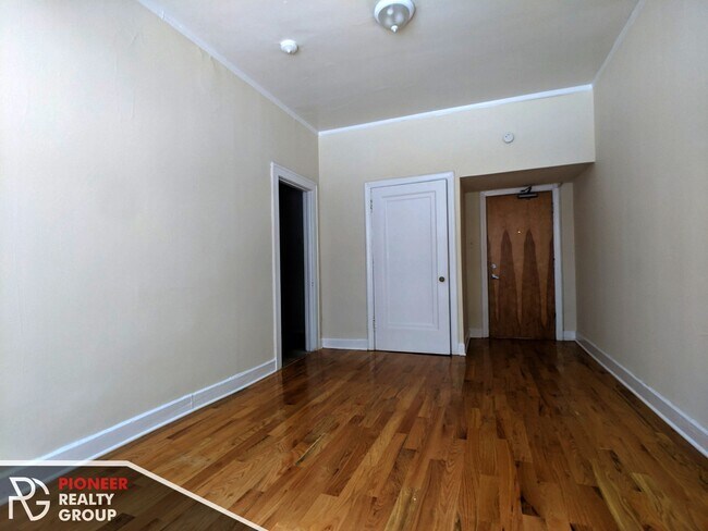 Photo - 536 W Arlington Pl