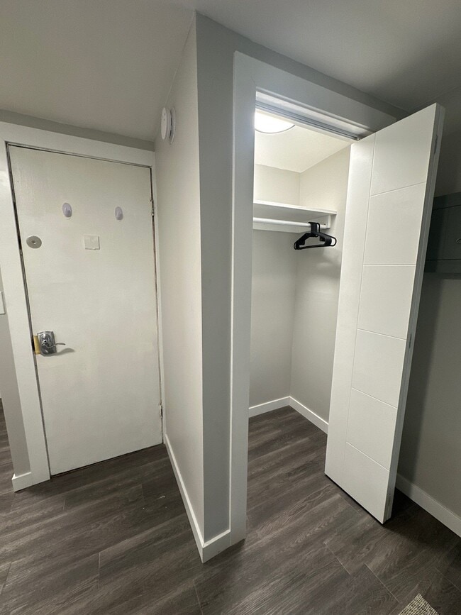 Photo - 27-27 Brule St Unit 6