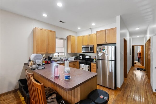 Photo - 2338 N Greenview Ave Apartments Unit 1