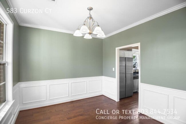 Photo - 583 Curzon Court