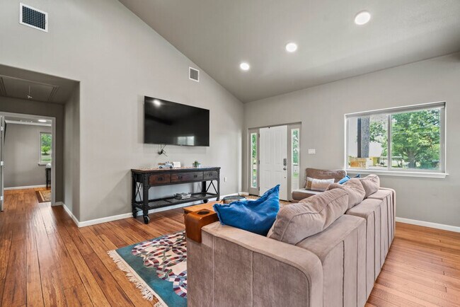 Photo - 1736 W Live Oak St Unidad ID1253747P