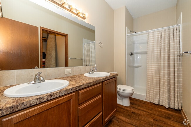 2BR, 2BA - 1,150SF
