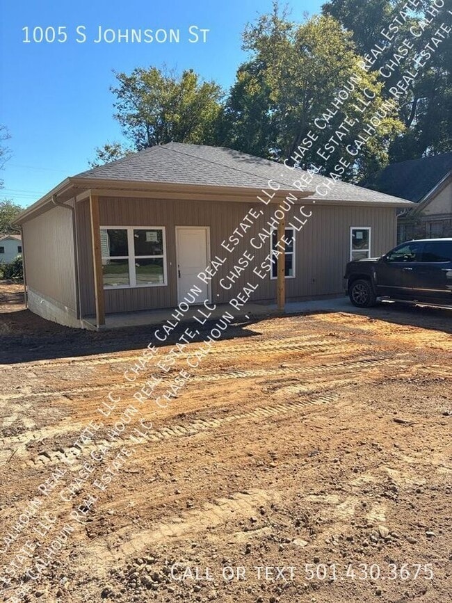 Photo - 1005 Johnson St