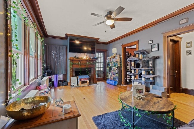 Photo - 212 Maplewood St Apartment Unit 212