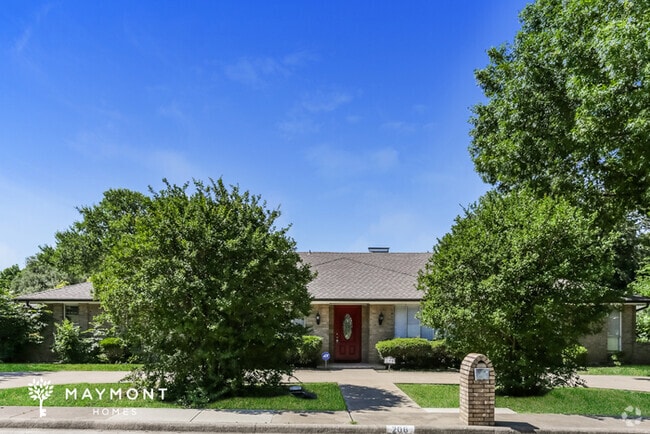 Building Photo - 206 Club Brook Cir Rental