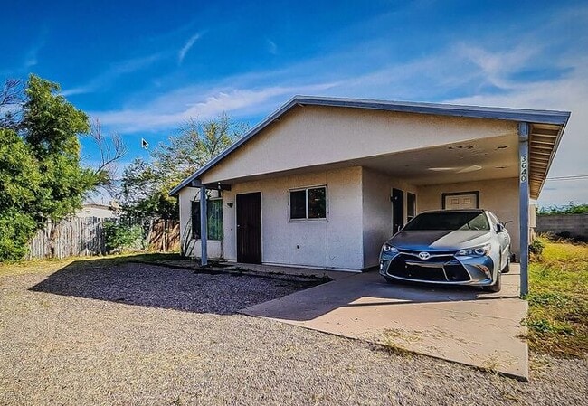 Building Photo - Charming three bedroom - two bathroom GREA... Rental