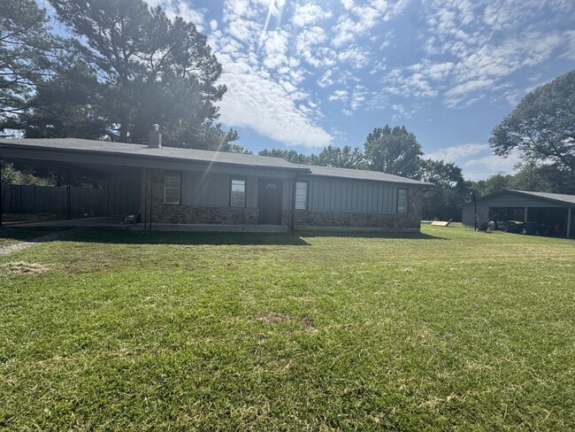 Building Photo - 411 Campground Rd Rental