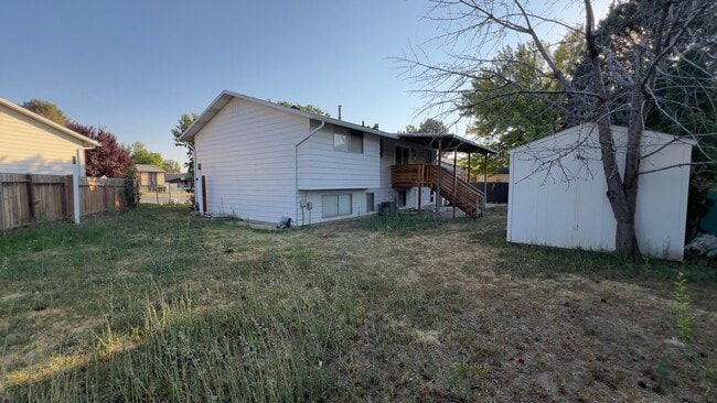 Photo - 846 W 2600 N