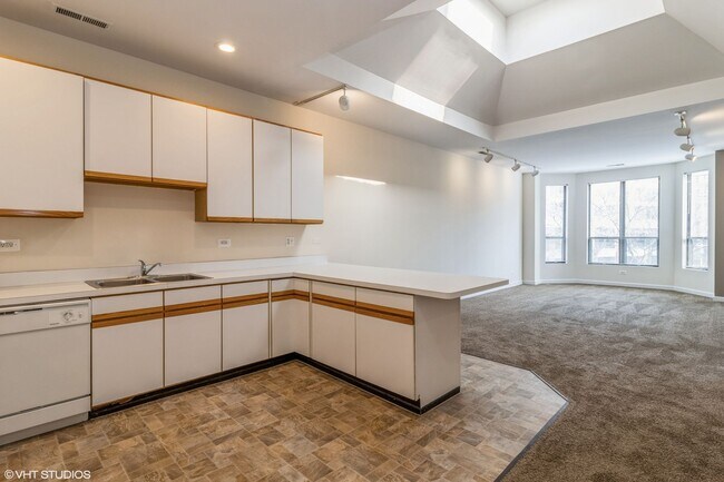 Photo - 2260-62 CLARK Unit Apt 2262-2