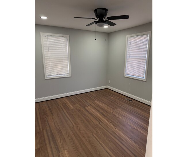 101 Edgewood St Unit 2C AVAILABLE W/PRIV BATH $850 2C