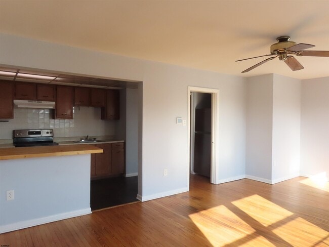 Photo - 139 N Dorset Ave